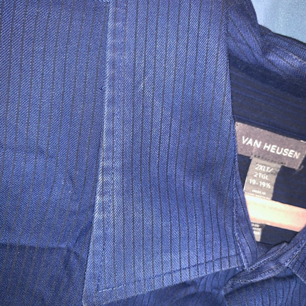 Men’s button down - Picture 3 of 4